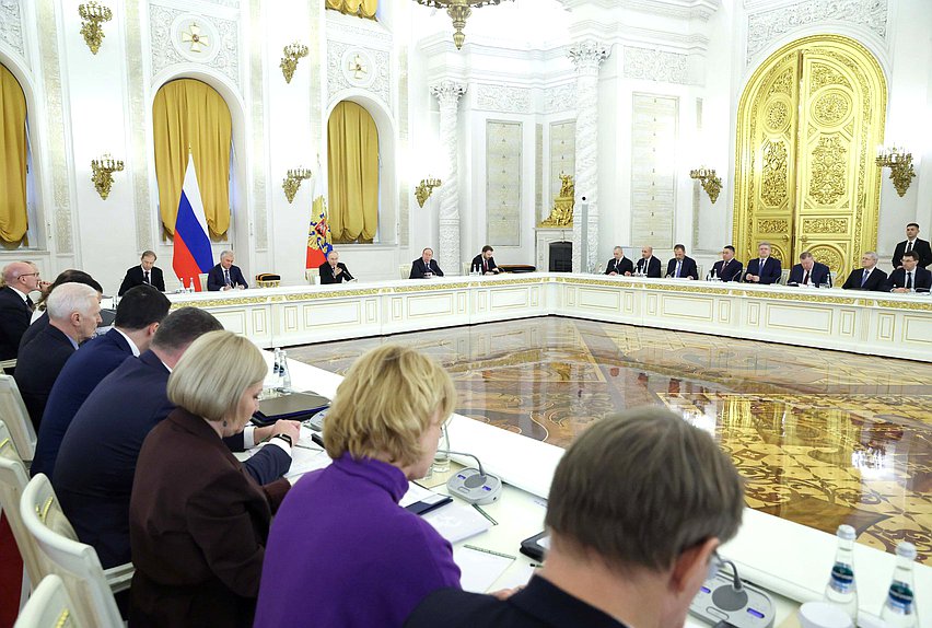 Заседание Государственного Совета РФ на тему "О подготовке кадров для экономики РФ"