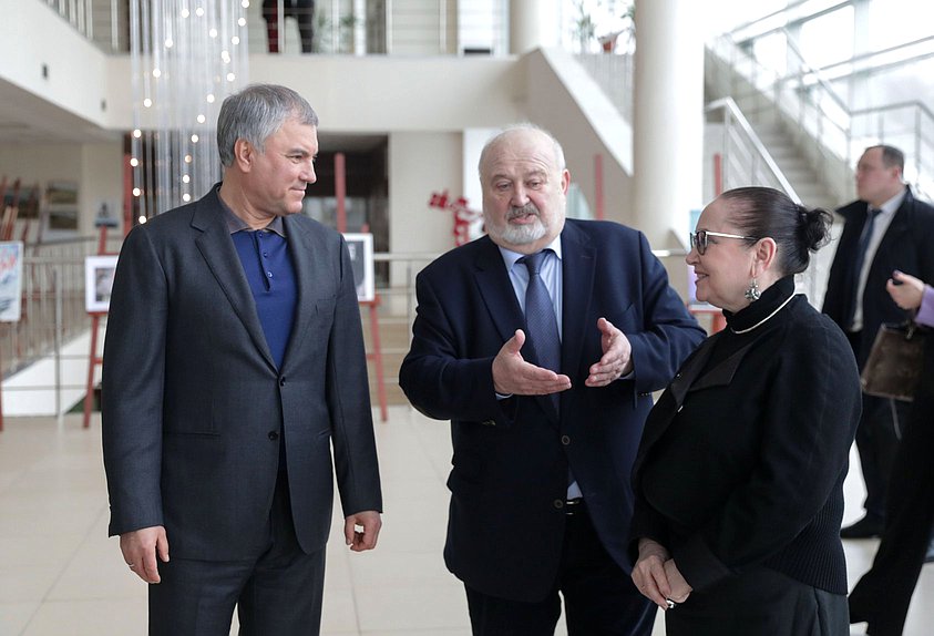 Председатель Государственной Думы Вячеслав Володин и ректор ВГИК им. С.А. Герасимова Владимир Малышев