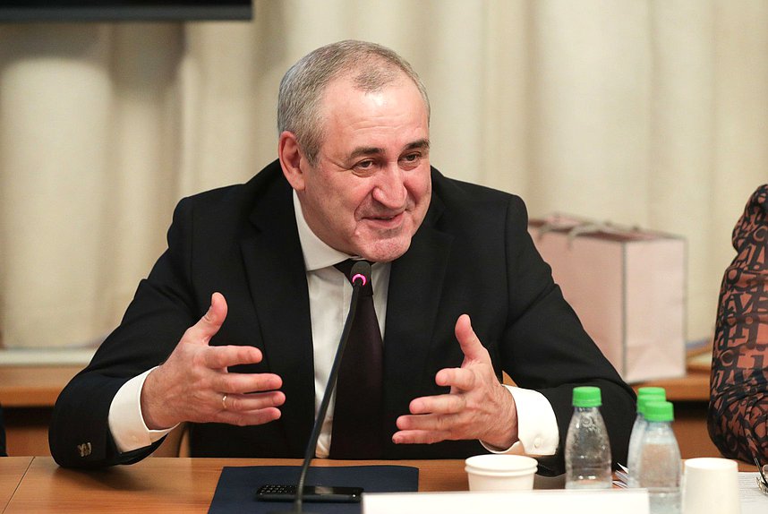 Руководитель фракции «Единая Россия» Сергей Неверов