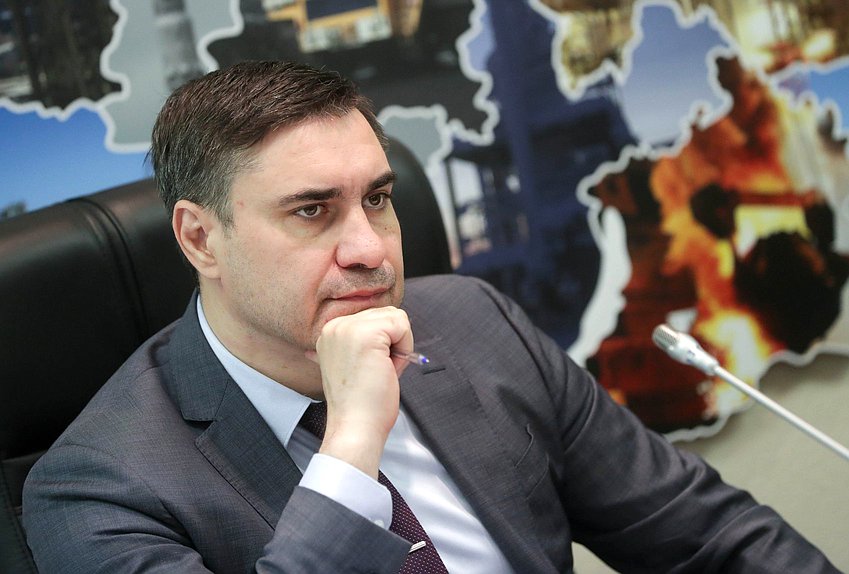 Председатель Комитета по охране здоровья Дмитрий Хубезов