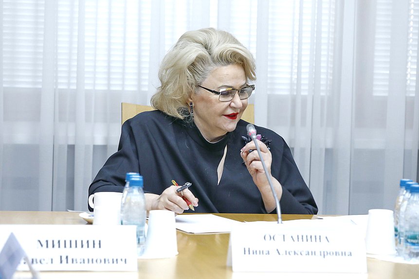 Председатель Комитета по защите семьи, вопросам отцовства, материнства и детства Нина Останина