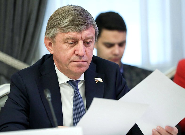 Член Комитета по культуре Сергей Соловьев