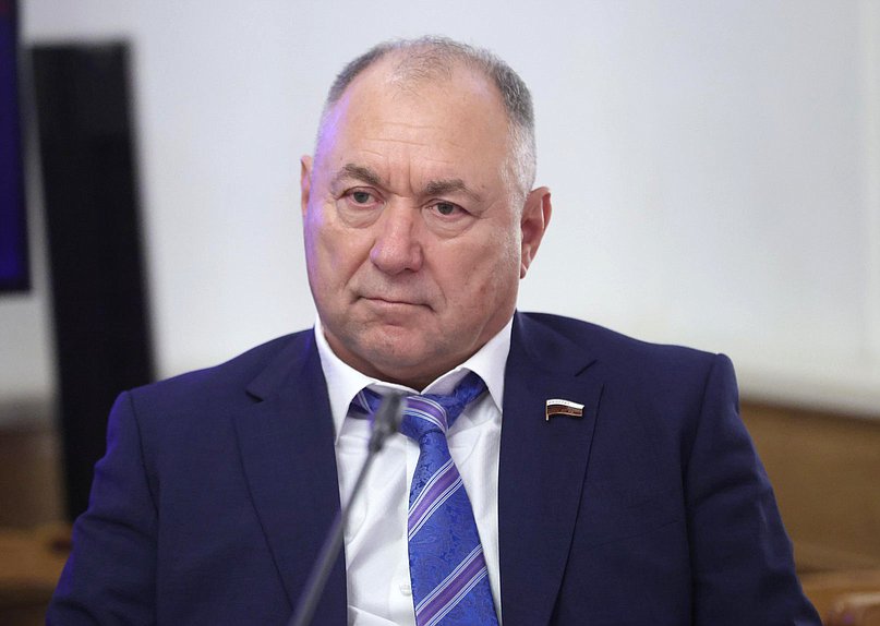 Член Комиссии Государственной Думы по Регламенту и обеспечению деятельности Государственной Думы Иван Демченко