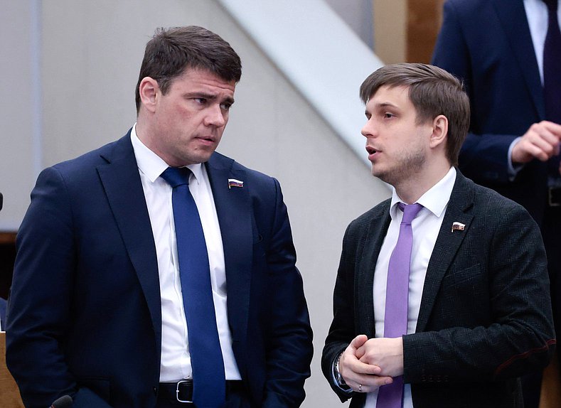 Председатель Комитета по информационной политике, информационным технологиям и связи Сергей Боярский и Первый заместитель Председателя Комитета Антон Ткачев