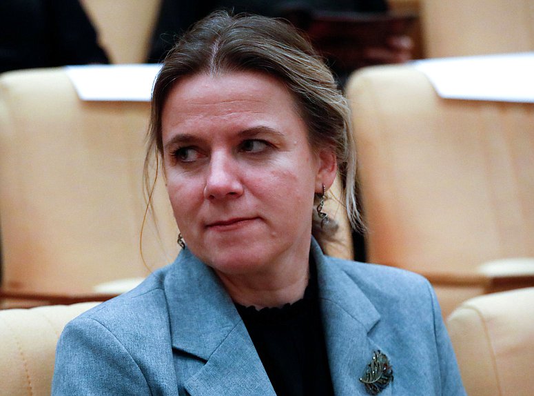 Член Комитета по защите семьи, вопросам отцовства, материнства и детства Ольга Коробова