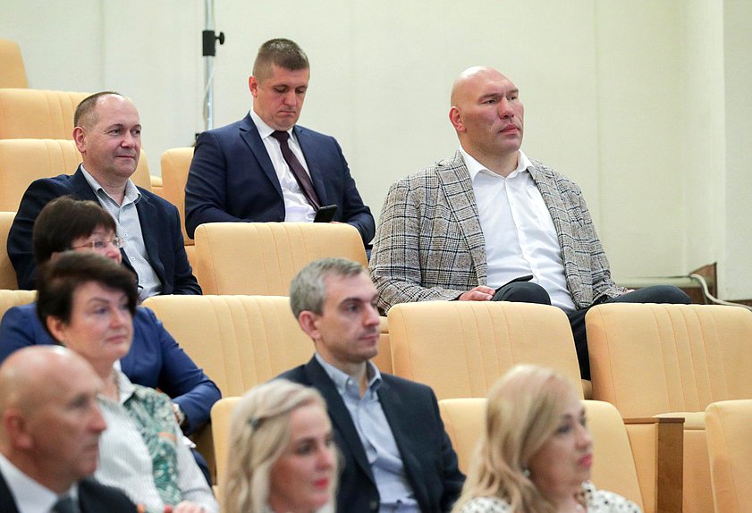 Первый заместитель Председателя Комитета по экологии и охране окружающей среды Николай Валуев