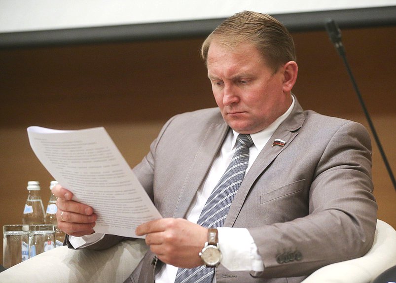 Первый заместитель Председателя Комитета по обороне Александр Шерин