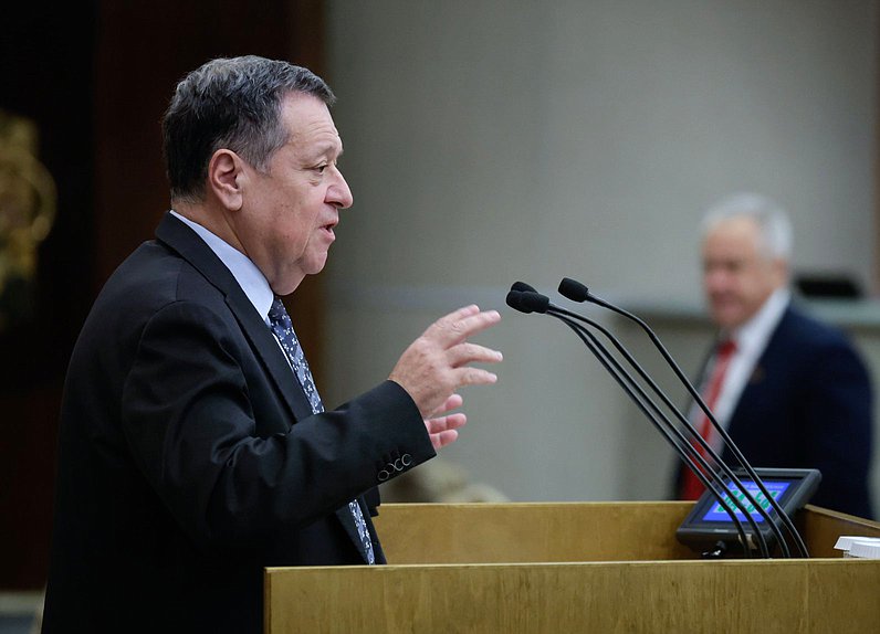 Председатель Комитета по бюджету и налогам Андрей Макаров