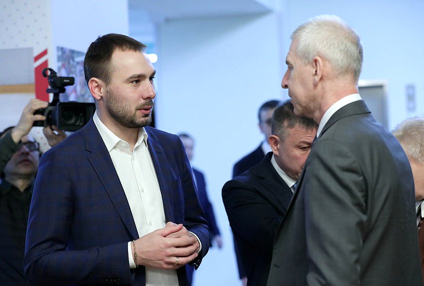 Заместитель Председателя Комитета по физической культуре и спорту Антон Шипулин и Министр спорта РФ Олег Матыцин