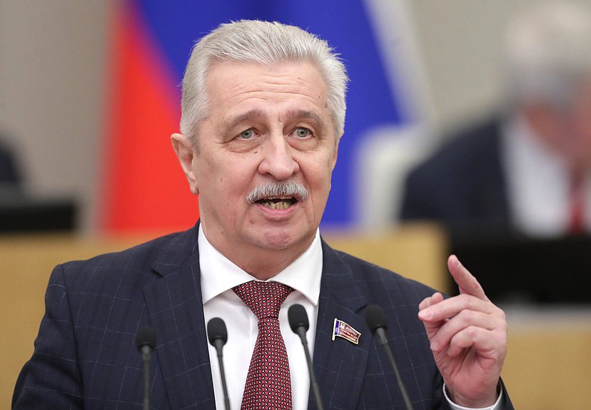 Член Комитета по охране здоровья Николай Осадчий