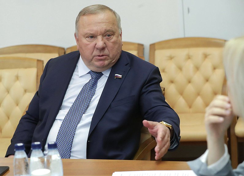 Заместитель Председателя Комитета по развитию гражданского общества, вопросам общественных и религиозных объединений Владимир Шаманов