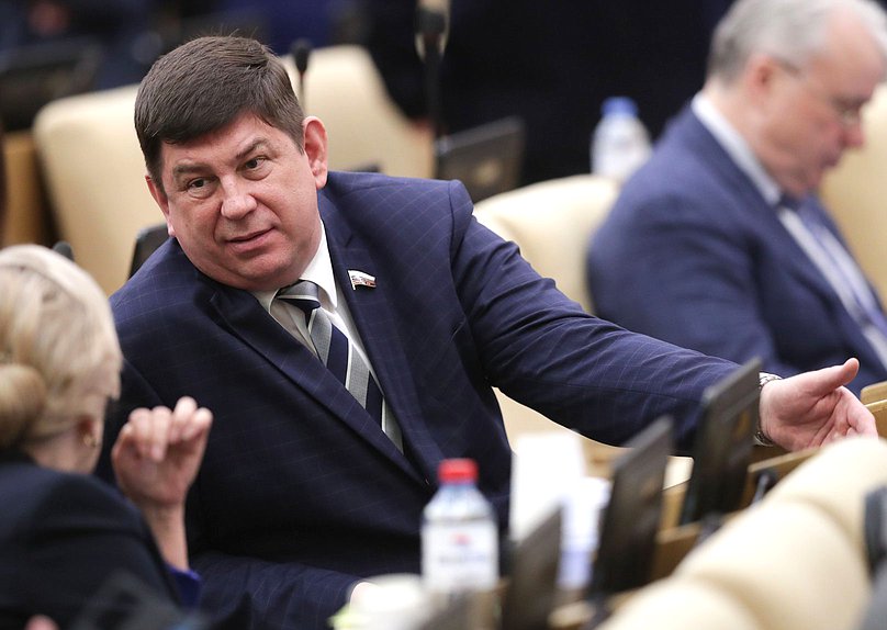 Член Комитета по просвещению Виктор Смирнов
