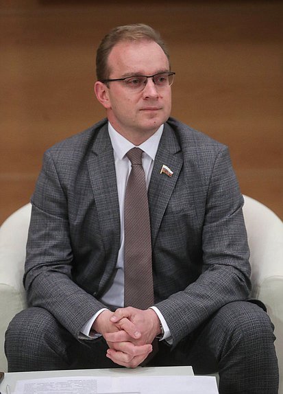 Член Комитета по охране здоровья Михаил Кизеев