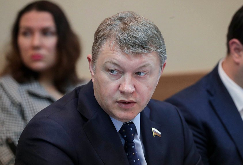 Заместитель Председателя Комитета по экологии, природным ресурсам и охране окружающей среды Евгений Марков