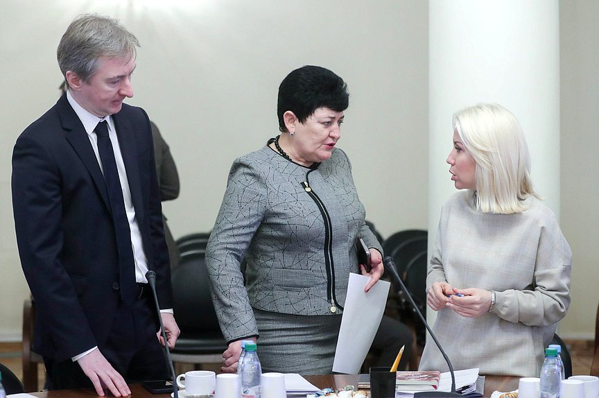 Член Комитета по культуре Ольга Германова и заместитель Министра культуры РФ Надежда Преподобная