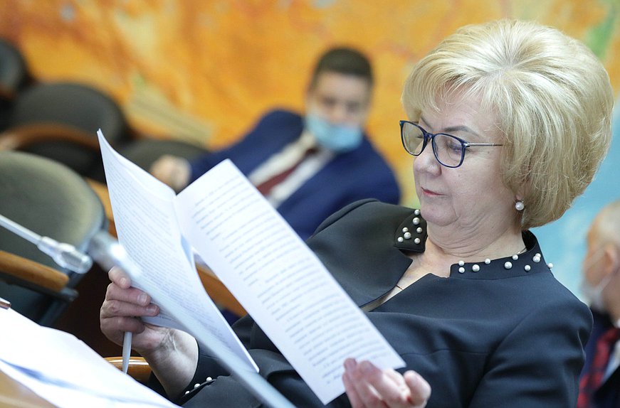 Член Комитета по бюджету и налогам Валентина Артамонова