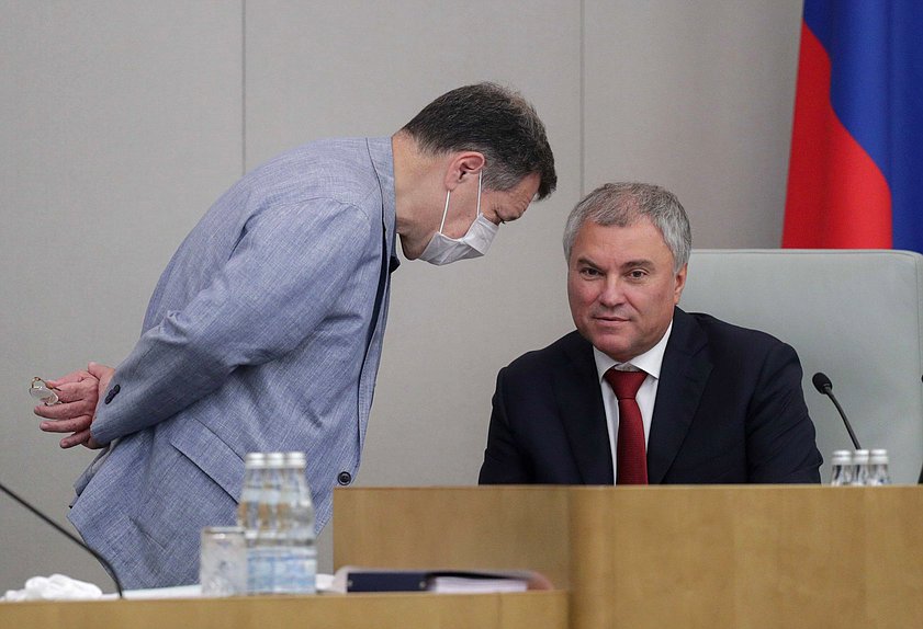 Председатель Государственной Думы Вячеслав Володин и Председатель Комитета по бюджету и налогам Андрей Макаров