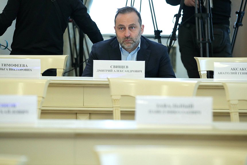 Председатель Комитета по физической культуре и спорту Дмитрий Свищев