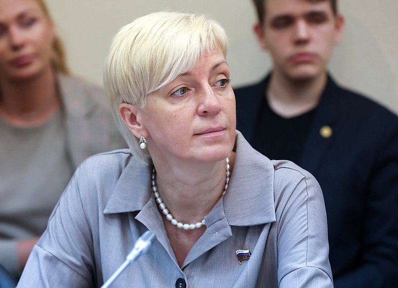 Заместитель Председателя Комитета по просвещению Ирина Ивенских