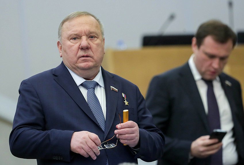 Заместитель Председателя Комитета по развитию гражданского общества, вопросам общественных и религиозных объединений Владимир Шаманов