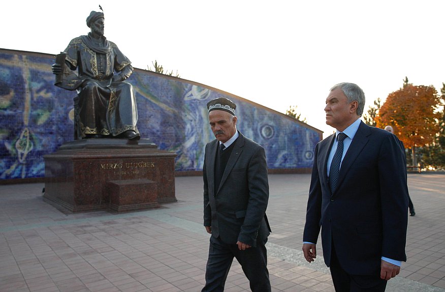 Председатель Государственной Думы Вячеслав Володин осмотрел обсерваторию Улугбека в Самарканде