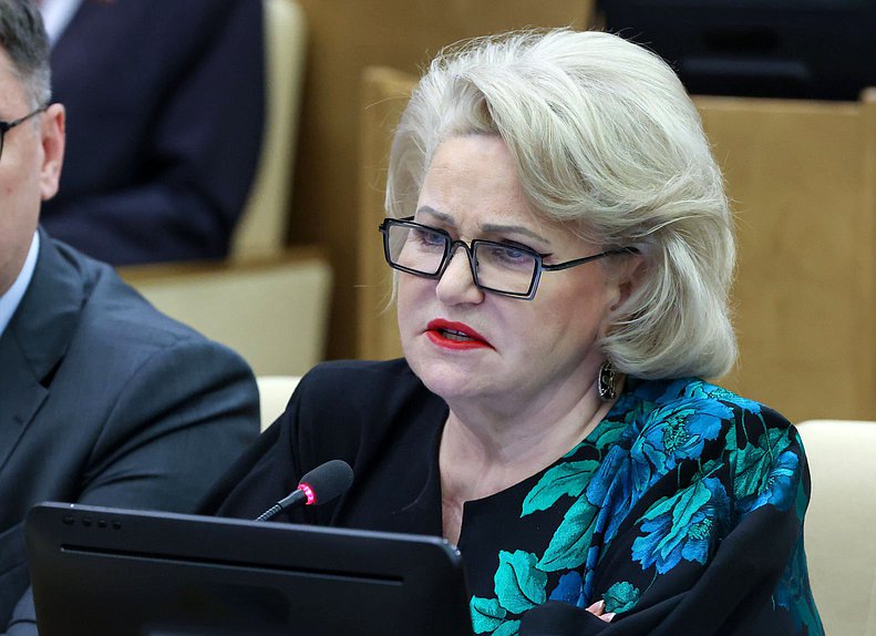 Председатель Комитета по защите семьи, вопросам отцовства, материнства и детства Нина Останина