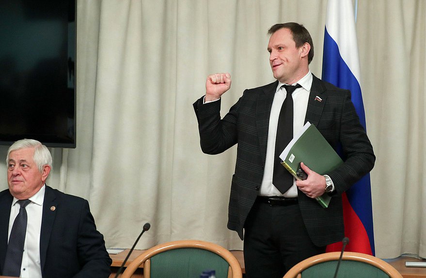 Председатель Комитета по строительству и жилищно-коммунальному хозяйству Сергей Пахомов