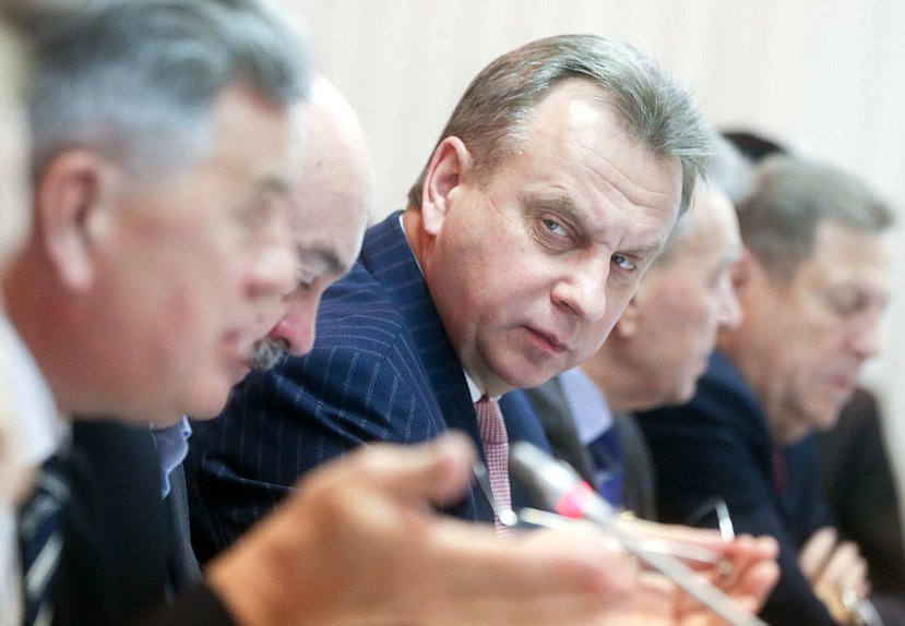 Член Комитета по природным ресурсам, собственности и земельным отношениям Сергей Крючек