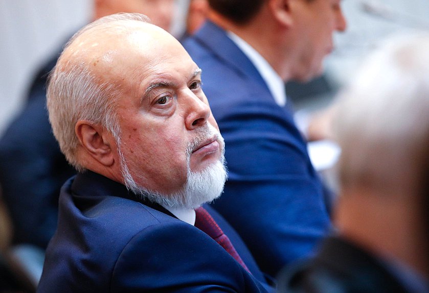 Член Комитета по экологии, природным ресурсам и охране окружающей среды Вадим Шувалов