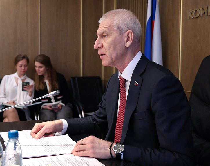 Председатель Комитета по физической культуре и спорту Олег Матыцин