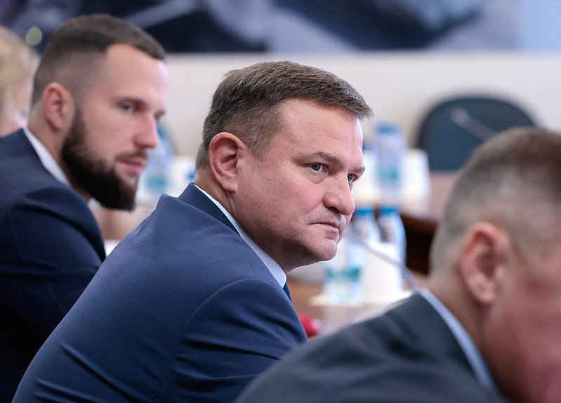 Член Комитета по промышленности и торговле Александр Дроздов