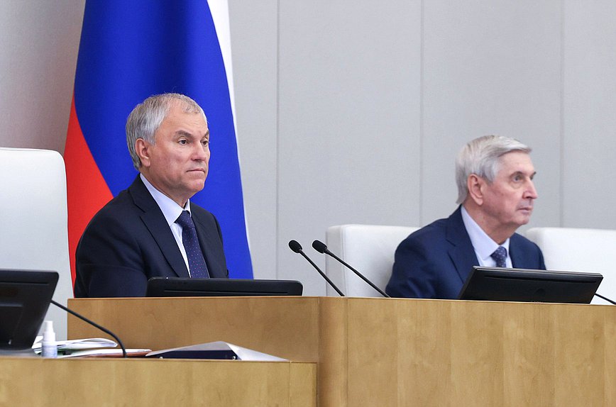 Председатель Государственной Думы Вячеслав Володин и Первый заместитель Председателя Государственной Думы Иван Мельников