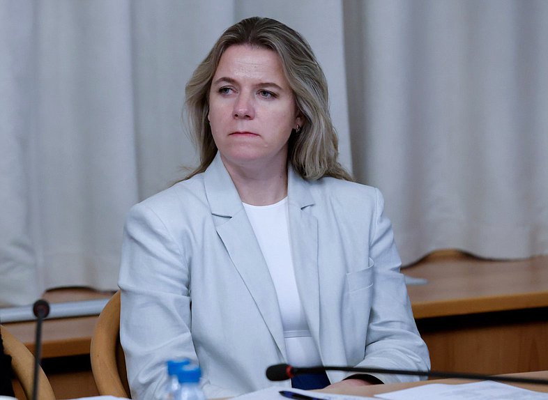 Член Комитета по защите семьи, вопросам отцовства, материнства и детства Ольга Коробова