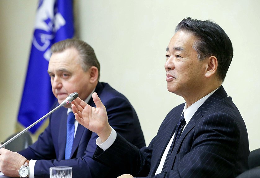 Член Комитета по финансовому рынку Евгений Шулепов и Чрезвычайный и Полномочный Посол Японии в РФ Тоехиса Кодзуки