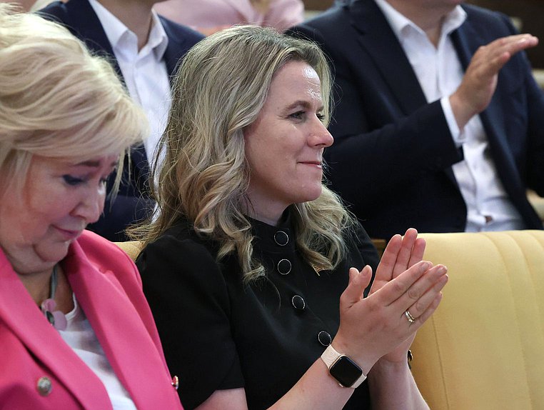 Член Комитета по защите семьи, вопросам отцовства, материнства и детства Ольга Коробова