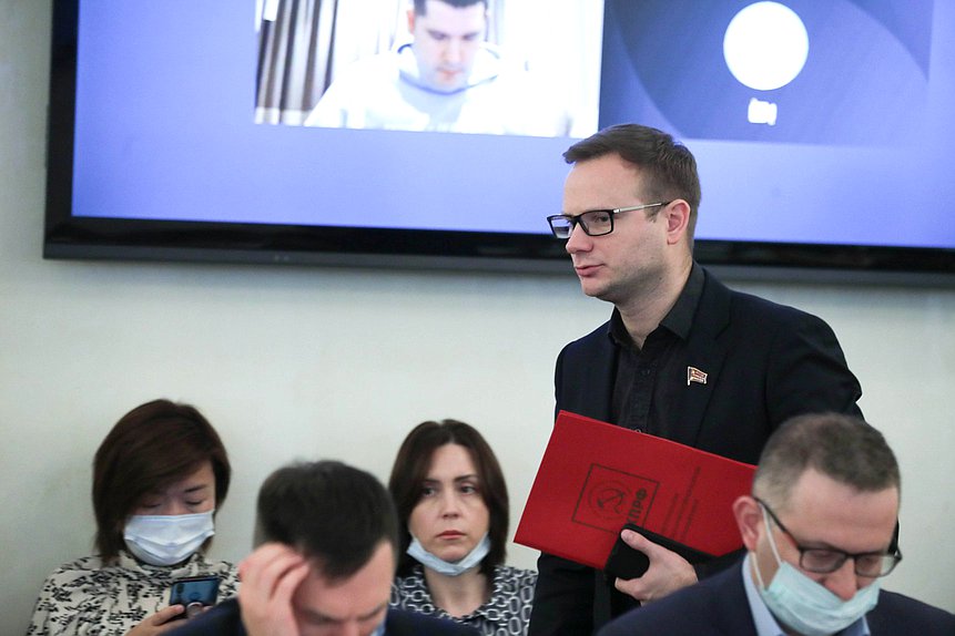 Заместитель Председателя Комитета по молодежной политике Владимир Исаков