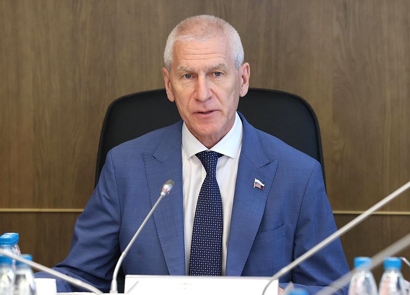 Председатель Комитета по физической культуре и спорту Олег Матыцин