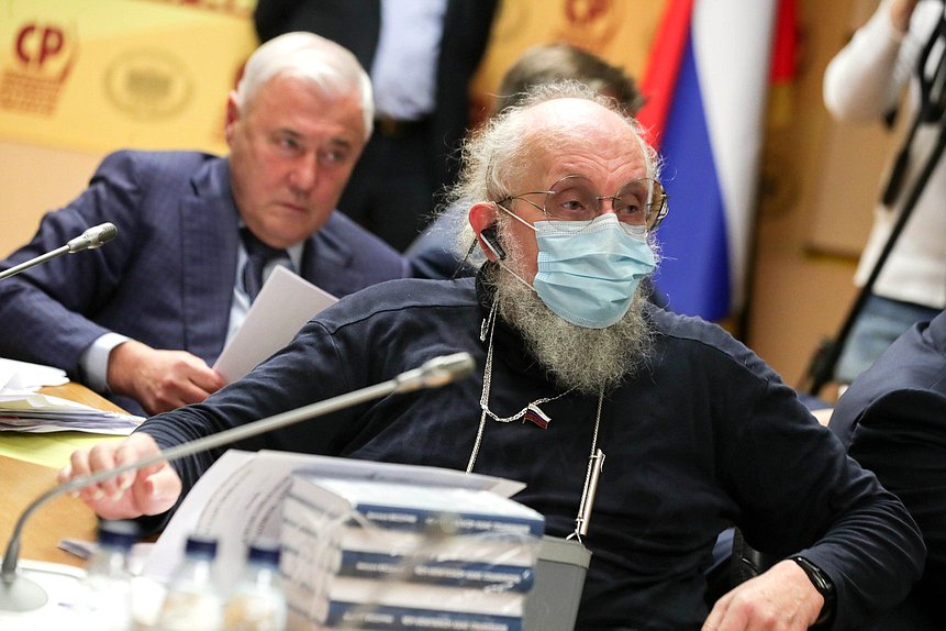Член Комитета по просвещению Анатолий Вассерман