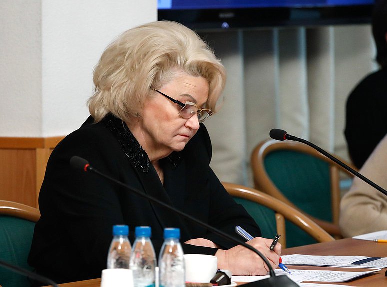 Председатель Комитета по защите семьи, вопросам отцовства, материнства и детства Нина Останина