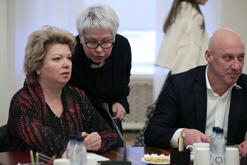 Председатель Комитета по культуре Елена Ямпольская и Первый заместитель Председателя Комитета Денис Майданов