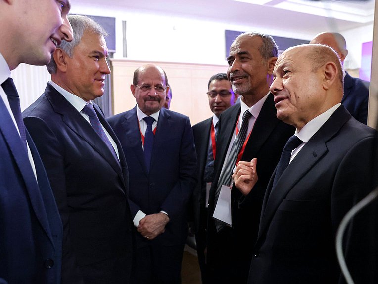 Chairman of the State Duma Vyacheslav Volodin and President of the Presidential Leadership Council of the Republic of Yemen Rashad Mohammed Al-Alimi