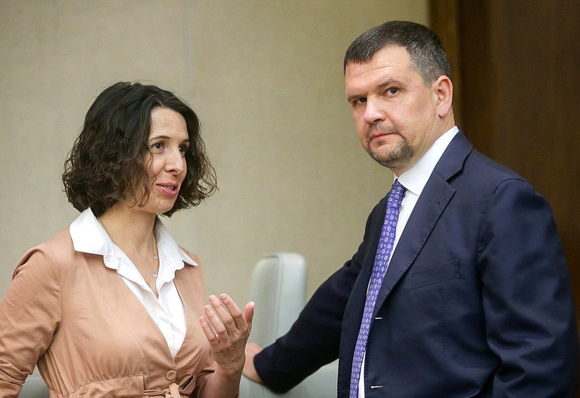 Генеральный директор, директор по организационному развитию и управлению персоналом «Яндекс» в России Елена Бунина и заместитель Председателя Правительства РФ Максим Акимов
