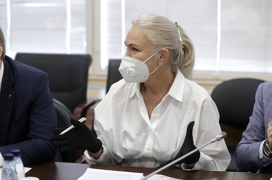 Член Комитета по государственному строительству и законодательству Ирина Белых