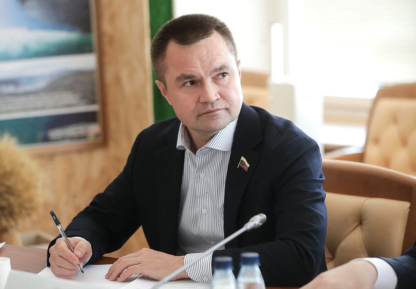 Первый заместитель Председателя Комитета по малому и среднему предпринимательству Сергей Казанков