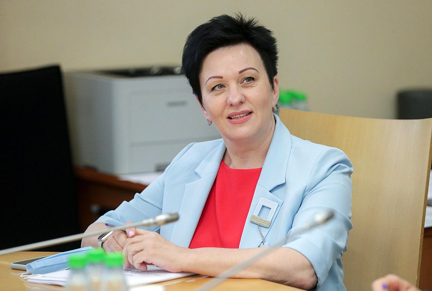 Член Комитета по вопросам семьи, женщин и детей Валентина Миронова