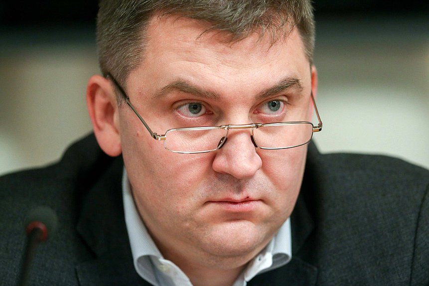 Член Комитета по контролю и Регламенту Дмитрий Ламейкин