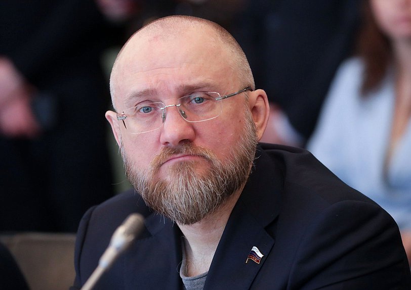 Заместитель Председателя Комитета по физической культуре и спорту Сергей Бурлаков