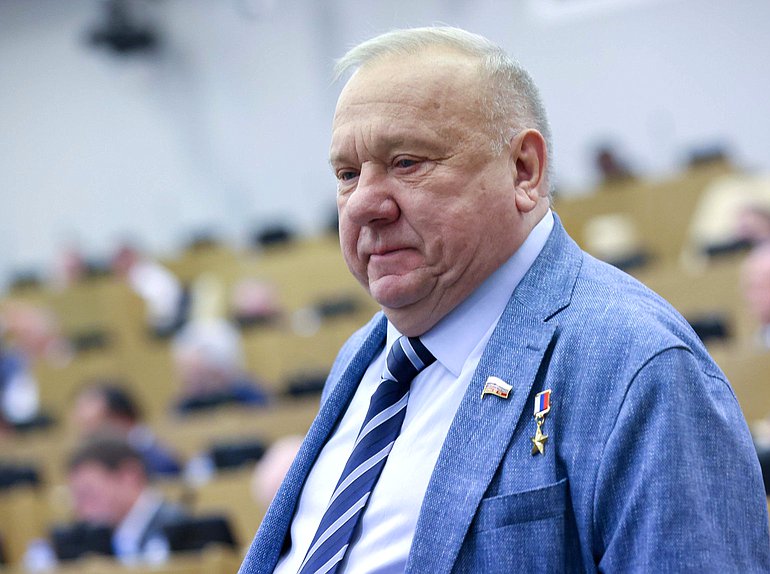 Заместитель Председателя Комитета по развитию гражданского общества, вопросам общественных и религиозных объединений Владимир Шаманов