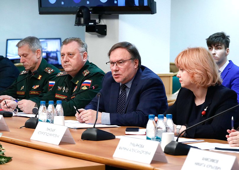 Круглый стол на тему «О совершенствовании системы регулирования особых прав при приеме на обучение по образовательным программам высшего образования»