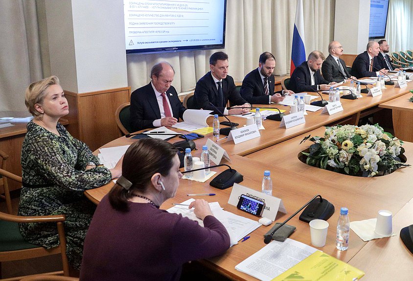 Заседание Комитета по науке и высшему образованию с участием руководителя Рособрнадзора Анзора Музаева